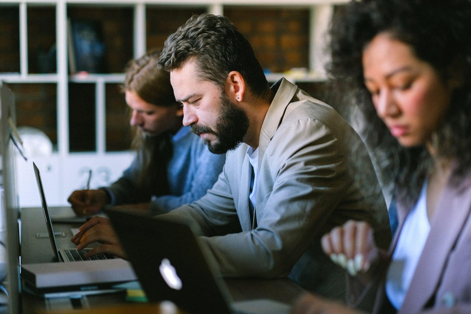 ¿Cómo gestionar el desempeño de tu fuerza laboral?